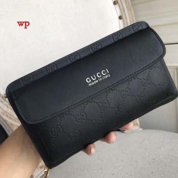 2022年秋冬新作入荷 グッチメンズの手に持つバッグ人気28...