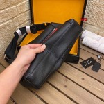 高品質新作入荷 グッチメンズのバッグ wp工場 size:31-21-7cm