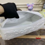 2023年5月30日原版復刻新作入荷 M21835ルイヴィトン バッグ haiou工場27*17*13cm