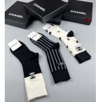 2023年新品人気 シャネル 靴下一箱3足セット
