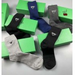 2023年新品人気 プラダ 靴下一箱5足セット