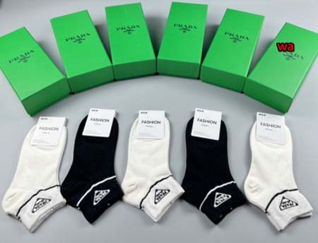 2023年新品人気 プラダ 靴下一箱5足セット