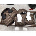2023年11月8日秋冬新作高品質入荷フェンディ 綿入れの服アウター chidu工場
