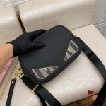 2024年3月18日早春新作入荷FENDIバッグを斜めにまたぐ jux工場24-16-7