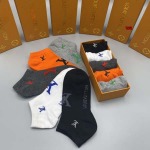 2024年新品人気ルイヴィトン 靴下一箱5足セット