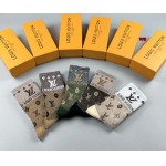 2024年新品人気ルイヴィトン 靴下一箱5足セット