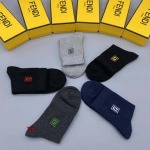 2024年新品人気FENDI靴下一箱5足セット