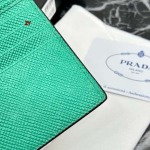 2024年5月31日人気新作入荷プラダ 財布 yue工場