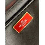 2024年6月4日人気新作入荷VALENTINO VSling バッグqb工場22*9*17cm