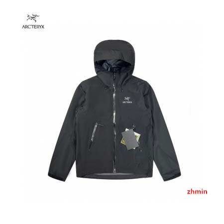 2024年7月25日新品入荷ARCTERYX 突撃衣 zhm...