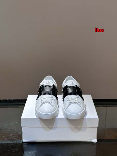 2024年9月30日早秋原版復刻新品入荷VALENTINOスニーカー LIUX工場