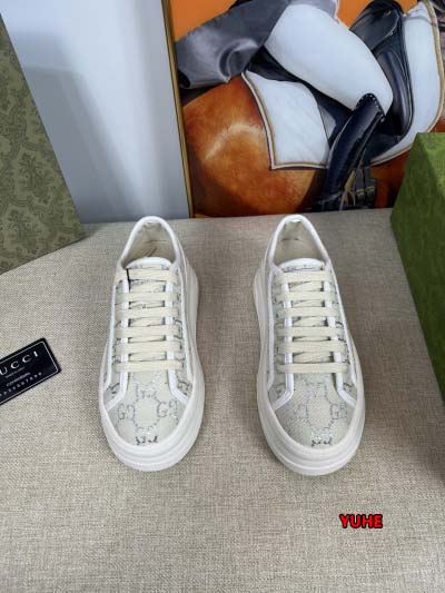 2024年10月8日早秋新品入荷 グッチ 女性スニーカー D...