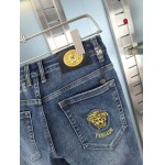 2024年10月22日秋冬高品質新品入荷ヴェルサーチ ジーンズ  Q工場