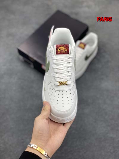 2024年12月20日秋冬新作入荷 NIKE スニーカー FANG工場