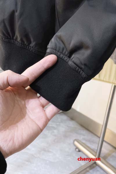 2024年12月30日新品PRADA ダウンジャケットアウター  chengyuan工場