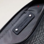 2025年早春新品入荷 Bottega Veneta  クラッチバッグ 3工場