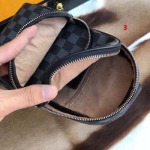 2025年早春新品入荷 ルイヴィトンチェストバッグの男性 3工場