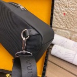 2025年早春新品入荷 ルイヴィトンチェストバッグの男性 3工場