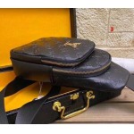 2025年早春新品入荷 ルイヴィトン チェストバッグの男性 3工場