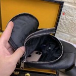 2025年早春新品入荷 グッチ  チェストバッグの男性 3工場