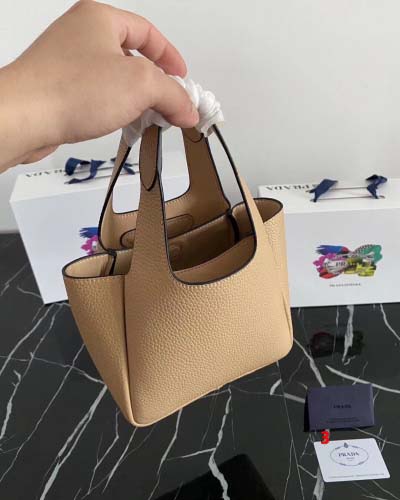 2025年早春新品入荷PRADA   バッグ 3工場