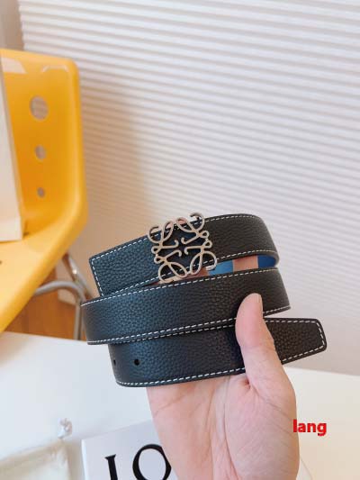 2025年早春新品入荷LOEWE本革 ベルト LANG工場