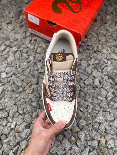 2025年1月30日新品入荷Travis Scott x Nike Air Jordan 1 Low  Air Jordan 1 Low スニーカー/ランニングシューズ/カジュアルシューズ