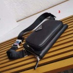 2025年早春新品入荷 PRADA  バッグの男性 3工場