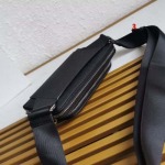 2025年早春新品入荷 PRADA  バッグの男性 3工場
