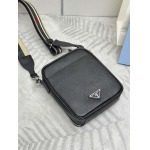2025年早春新品入荷 PRADA  バッグの男性 3工場