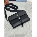 2025年早春新品入荷 PRADA  バッグの男性 3工場