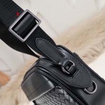 2025年早春新品入荷 Bottega Veneta  バッグの男性 3工場