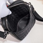 2025年早春新品入荷 Bottega Veneta   バッグの男性 3工場