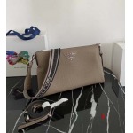 2025年早春新品入荷PRADA   バッグ 3工場