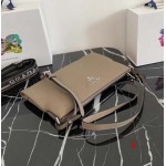 2025年早春新品入荷PRADA   バッグ 3工場
