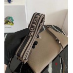 2025年早春新品入荷PRADA   バッグ 3工場