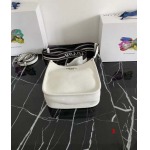 2025年早春新品入荷PRADA   バッグ 3工場