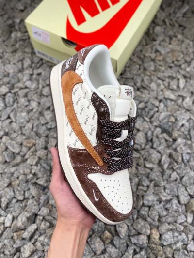 2025年1月30日新品入荷Travis Scott x N...