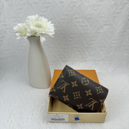 2025年2月24日早春新品M41938   Victorine Monogram  ルイヴィトン三つ折りの短財布 zy工場