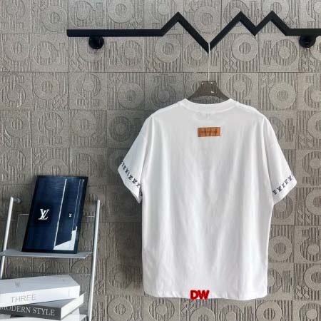 2025年2月26日高品質新品Louis Vuitton半袖のT シャツDW工場
