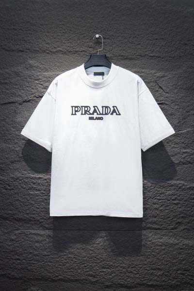 プラダの半袖Tシャツ2025年2月13日発売 HS工場