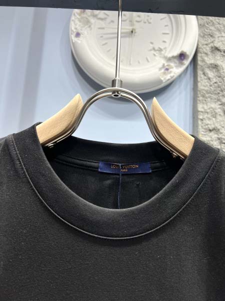 2025年3月19日高品質新作Louis Vuitton半袖Tシャツ HoHo工場