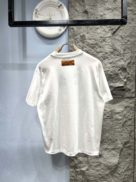 2025年3月19日高品質新作Louis Vuitton半袖Tシャツ HoHo工場