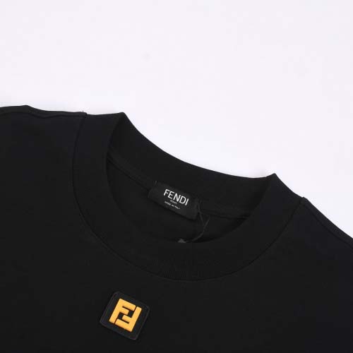 2025年3月26日入荷春夏高品質新作FENDI半袖 tシャツTF工場