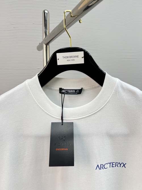 2025年3月26日入荷春夏高品質新作ARCTERYX半袖 tシャツTF工場