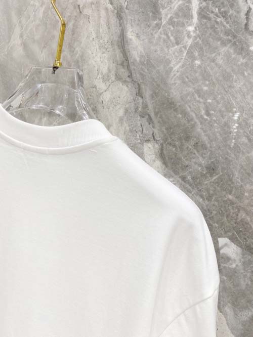 2025年3月27日入荷春夏高品質新作FENDI半袖 tシャツTF工場