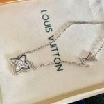 2025年3月9日入荷新品Louis Vuittonネックレスギフト/誕生日/記念品/アクセサリーxin工場