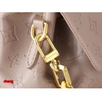 2025年3月16日 ルイヴィトン新品 M13357 M13358 M13387 M13389 Coussin Backpack  Coussin   Monogram  LV    Coussin 21.0 x 26.0 x 10.0