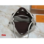 2025年3月16日 ルイヴィトン新品 M13180 MahinaBoundless—— HouseMahina 16.9 x 13.2 x 6.7