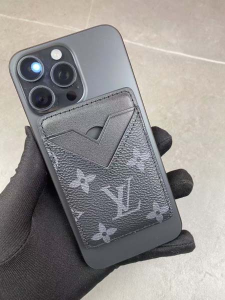 2025年3月17日新品 カードホルダーLouis Vuit...